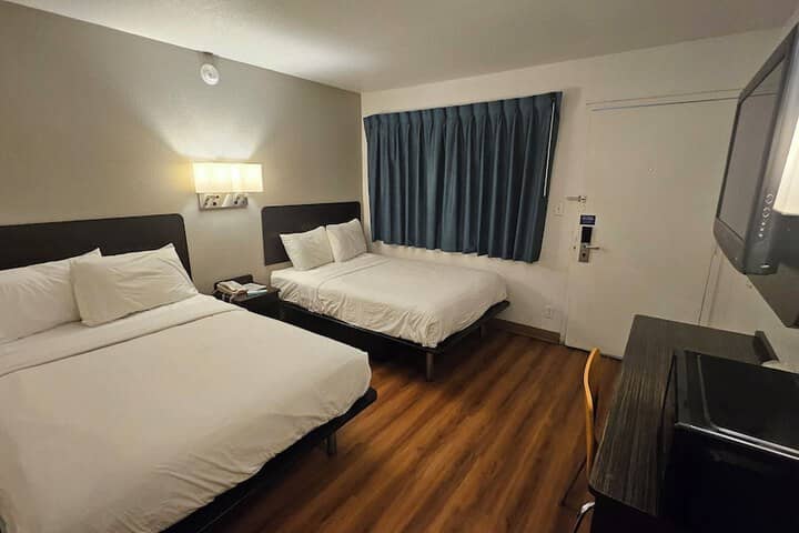 Room 8 of 37