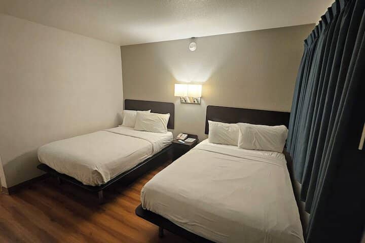 Room 6 of 37